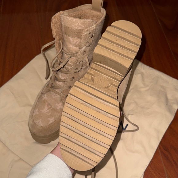 Louis Vuitton Women's Beige Laureate Platform Desert Combat Boots 39 - Picture 4 of 7